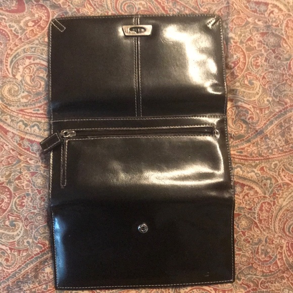 Guess wallet - Picture 3 of 8